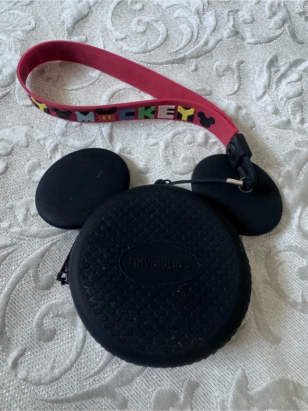 Havaianas Disney Classics Mickey Mouse Earbuds Headphone Case